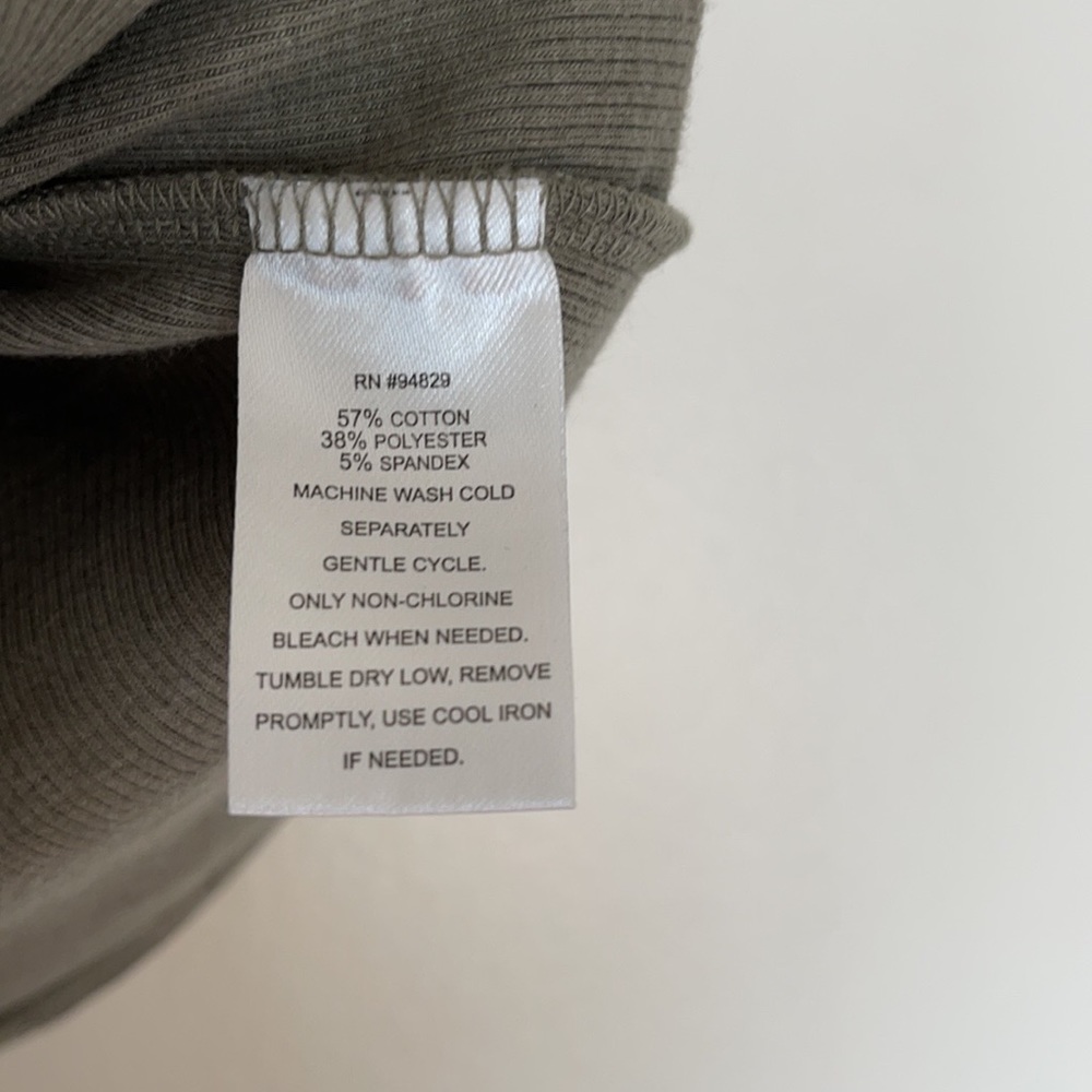 Green ruffle top - Picture 5 of 7